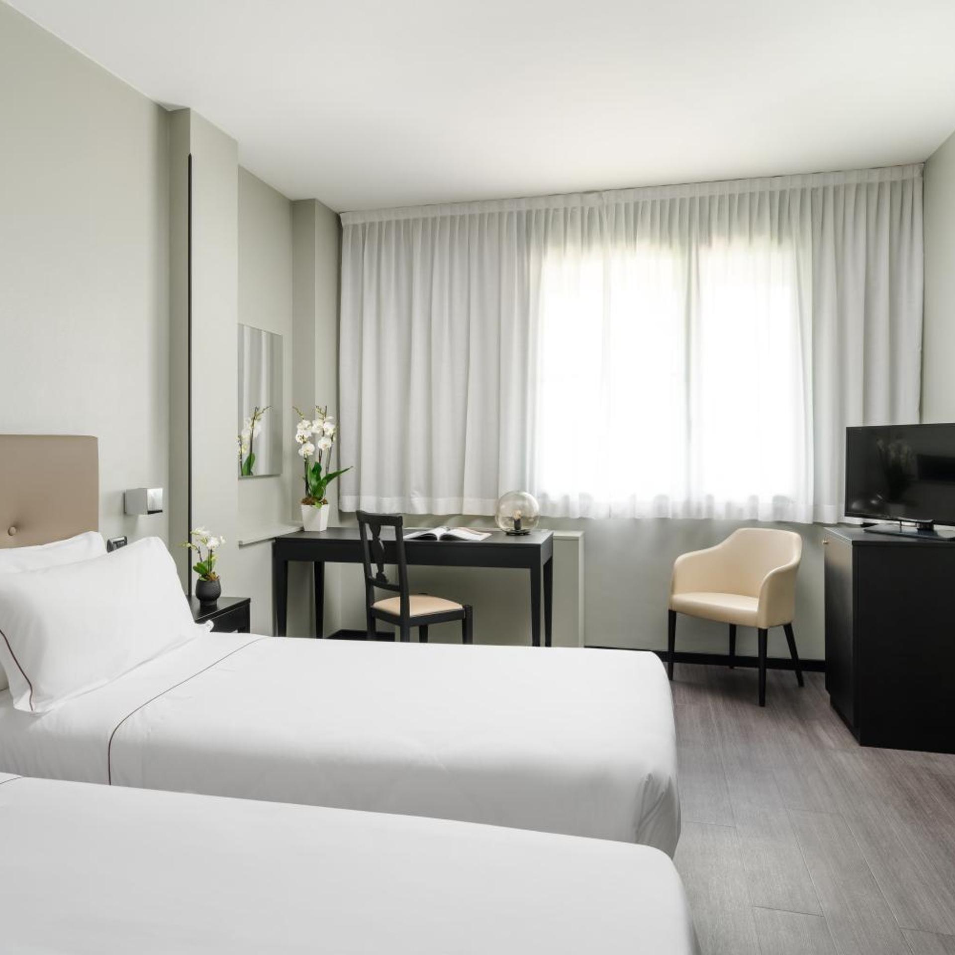 Room, Double Bed, Hotel King 4/8
