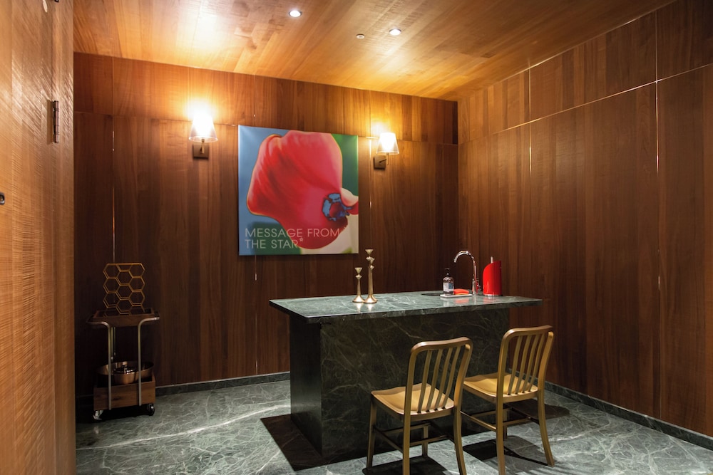 Inhouse Hotel Grand 7/65