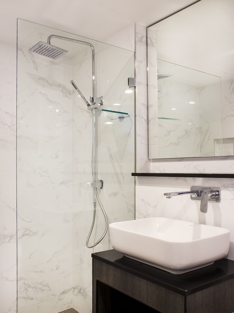 Mercure Sydney 13/67