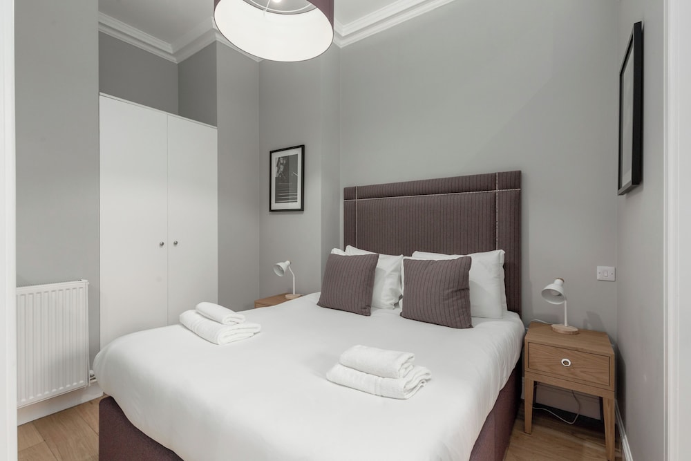 Destiny Scotland - Princes St Residence 15/50
