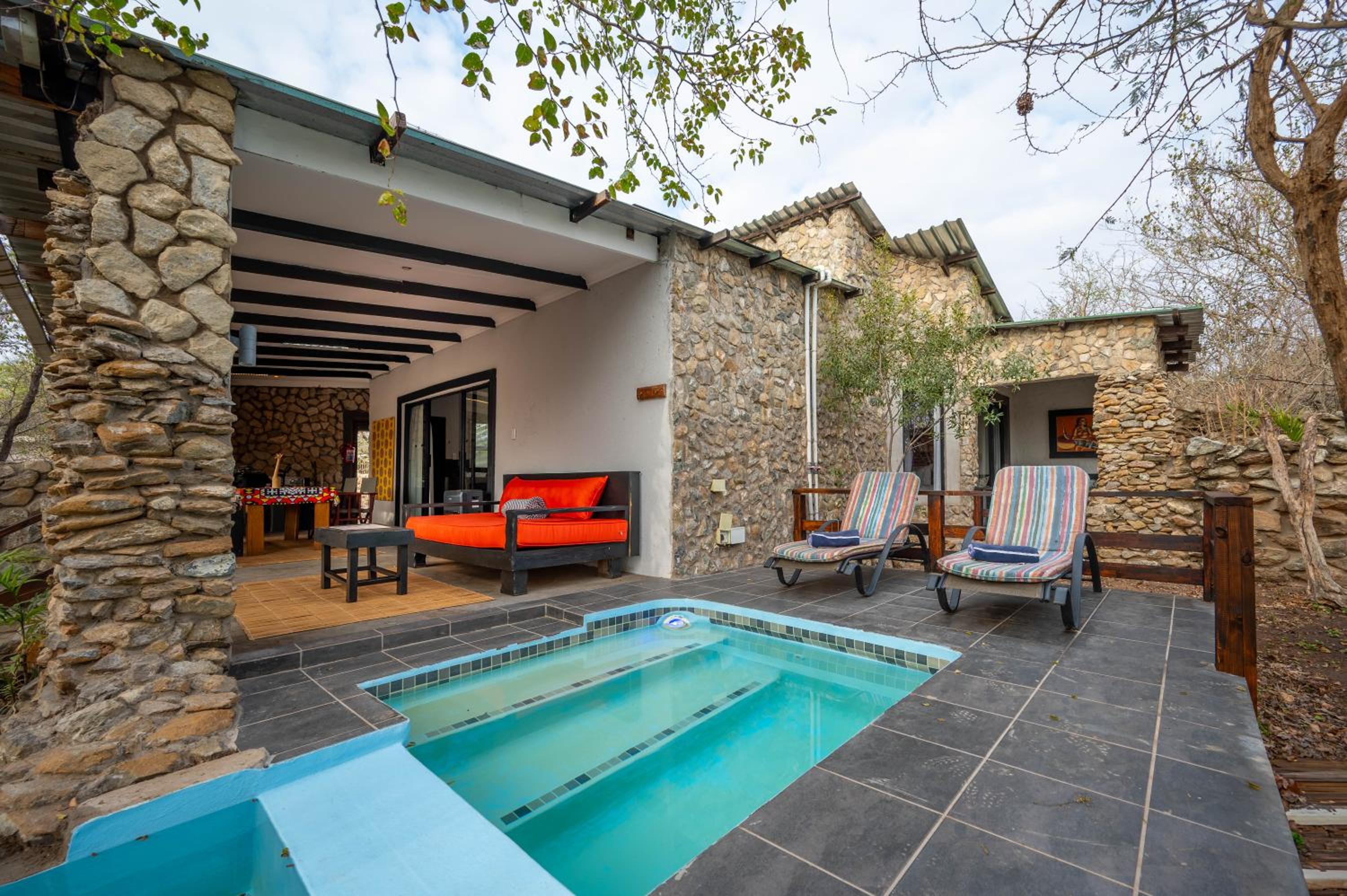 Foxy Crocodile Bush Retreat & Kruger Safaris 15/43