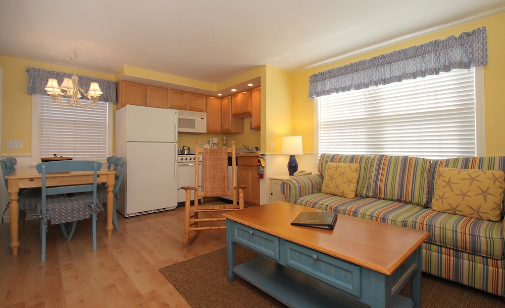 Colonial Acres Resort 29/53