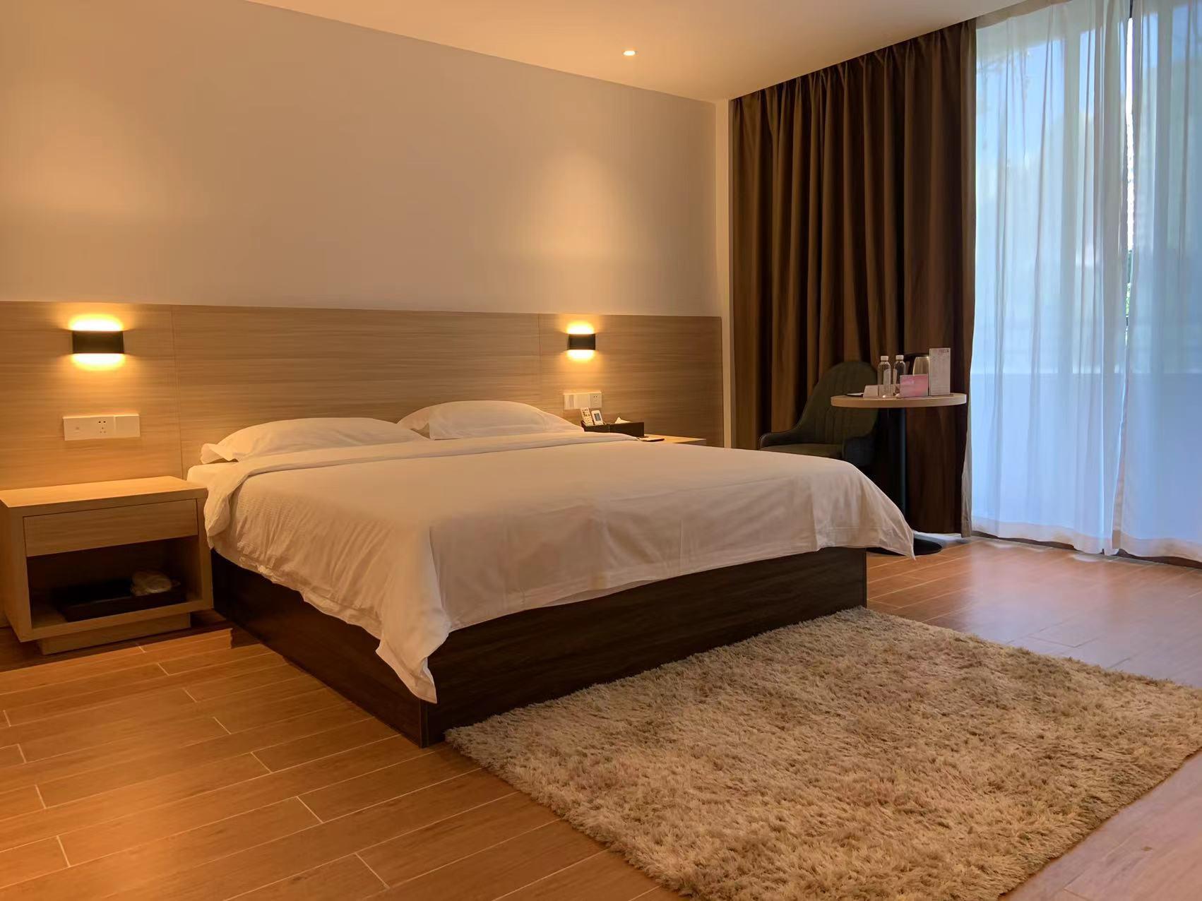 Deluxe, Suite
