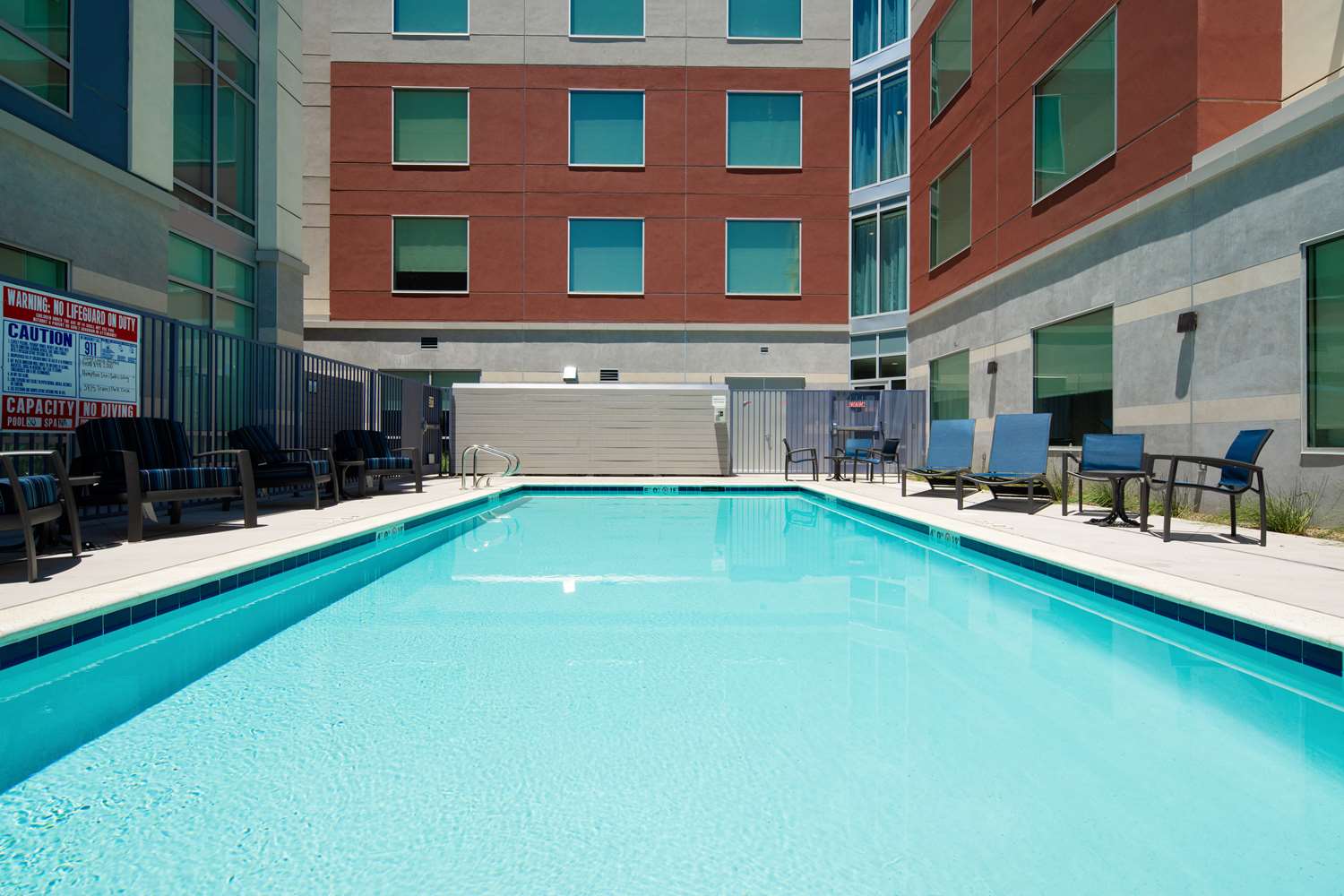 Hampton Inn Suites Gilroy Ca 25/45
