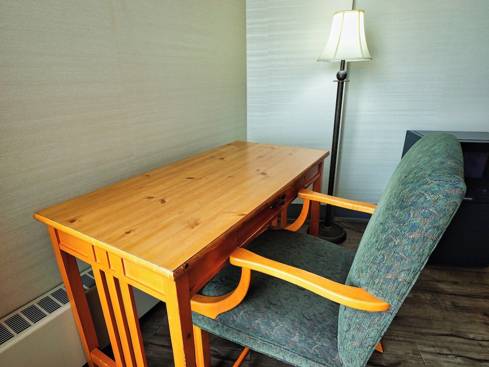 Continental Inn And Suites 37/50