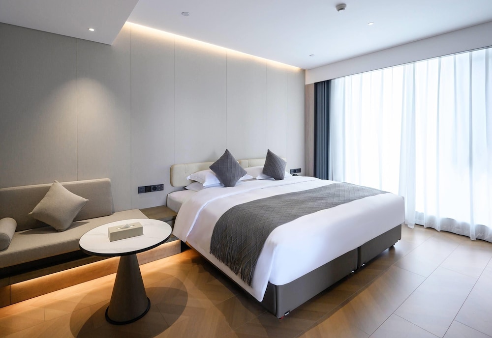 Select, King Bed