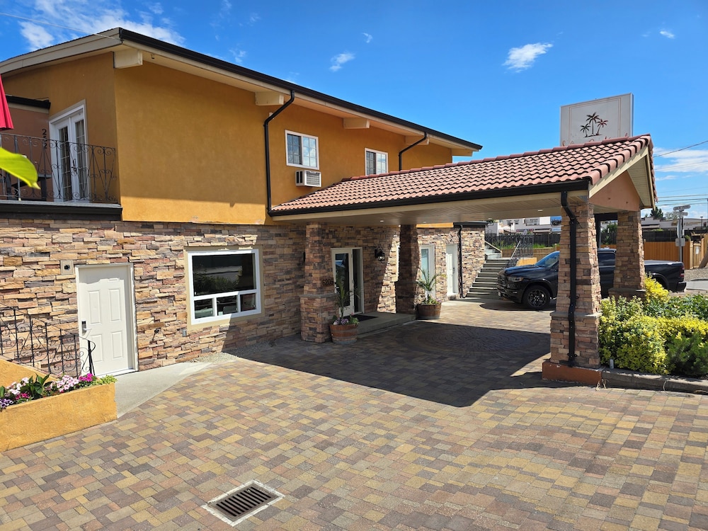 Sahara Courtyard Inn 5/70
