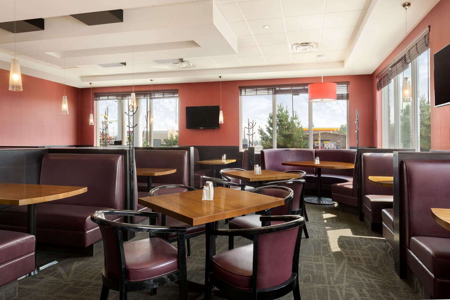 Travelodge Hotel by Wyndham Weyburn 18/23