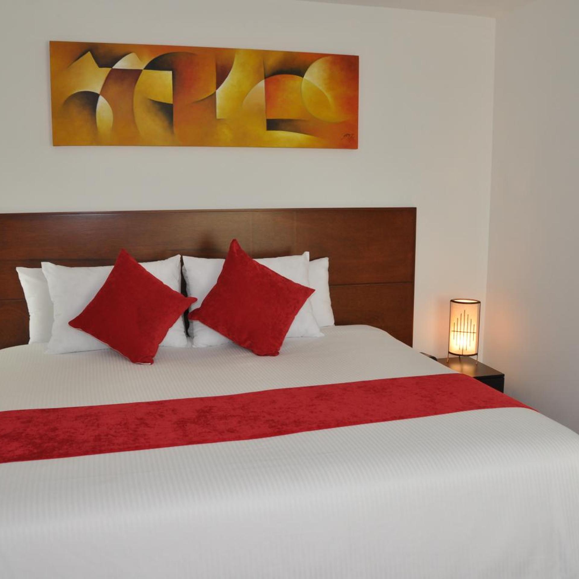 Apartasuites Plaza Modelia 12/40