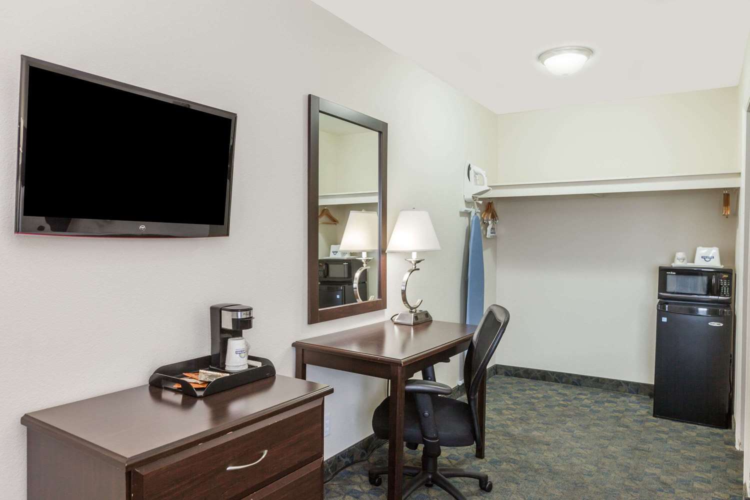 Days Inn By Wyndham Santa Maria 8/18