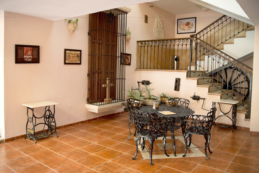 Hotel Del Gobernador 31/50