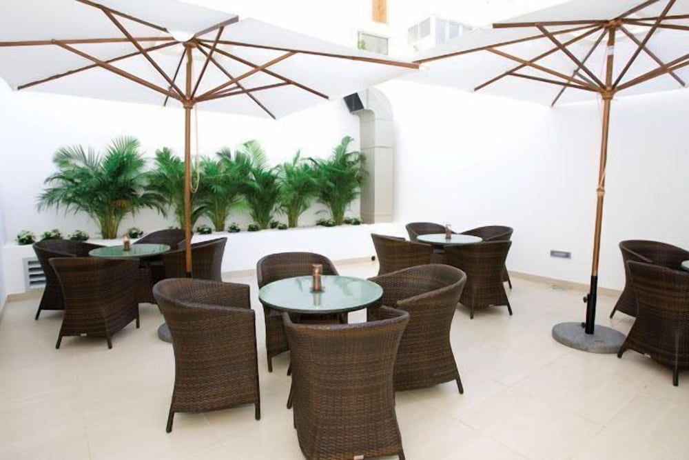 White Waters 16/33