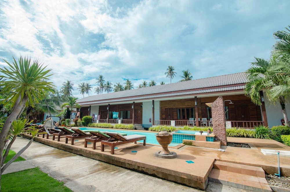 Khum Laanta Resort 12/66