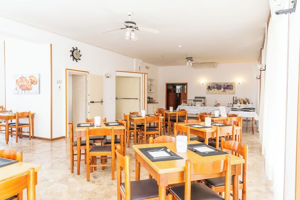 Hotel Ischia 54/65