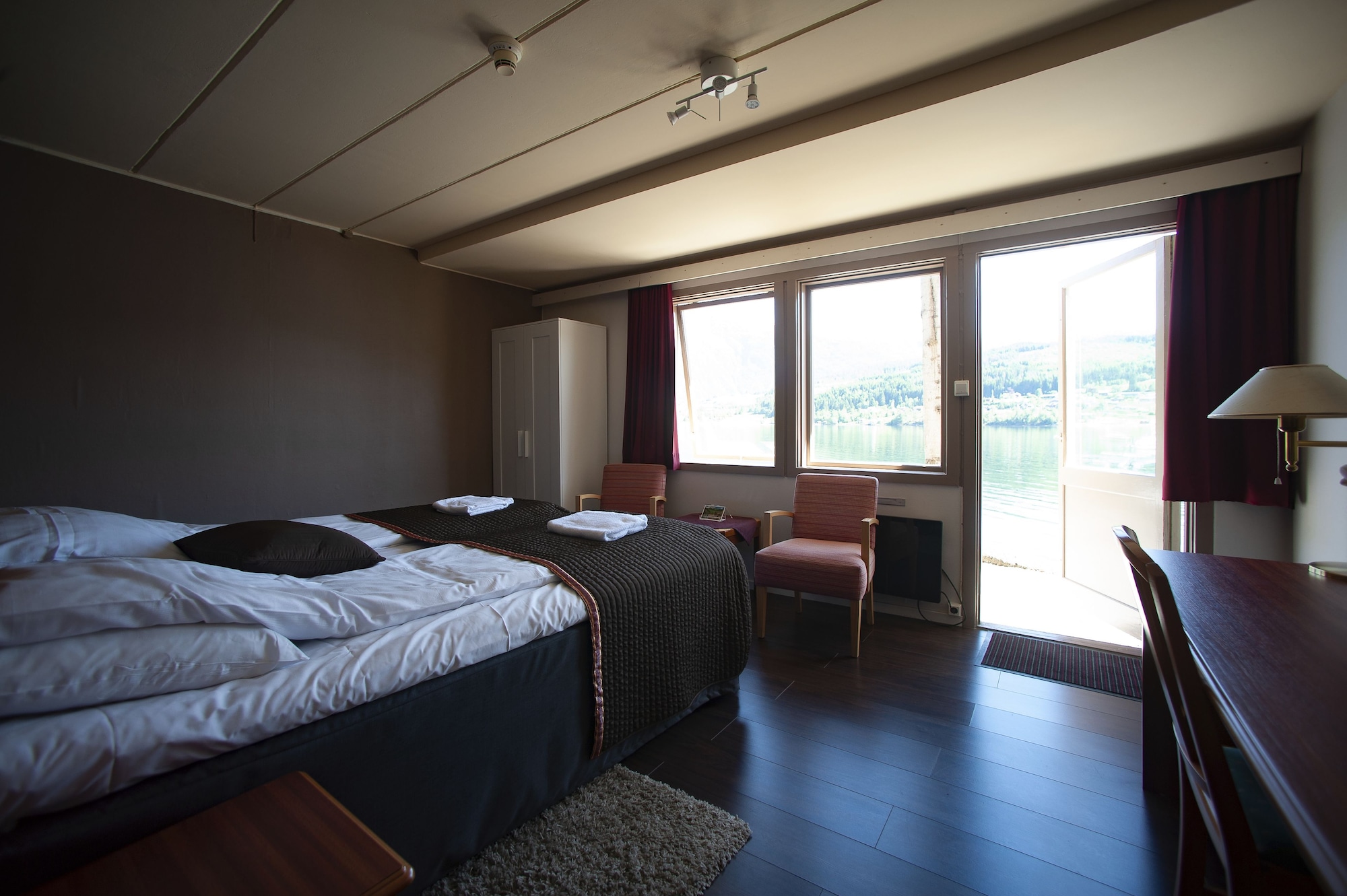 Room, Twin Beds