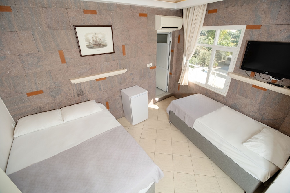Foca Ensar Hotel 12/27