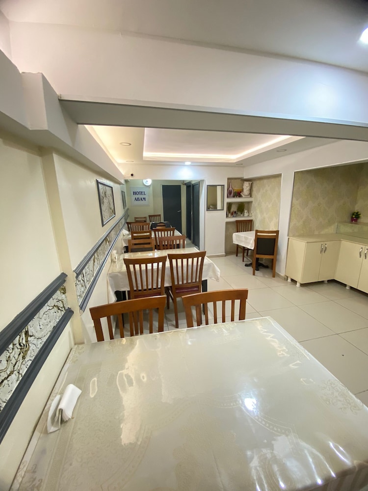 Abam Hotel 25/39