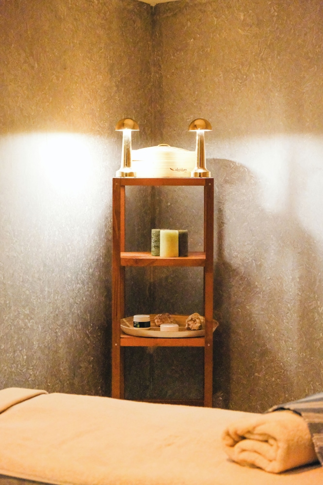 Armis Hotel 28/50