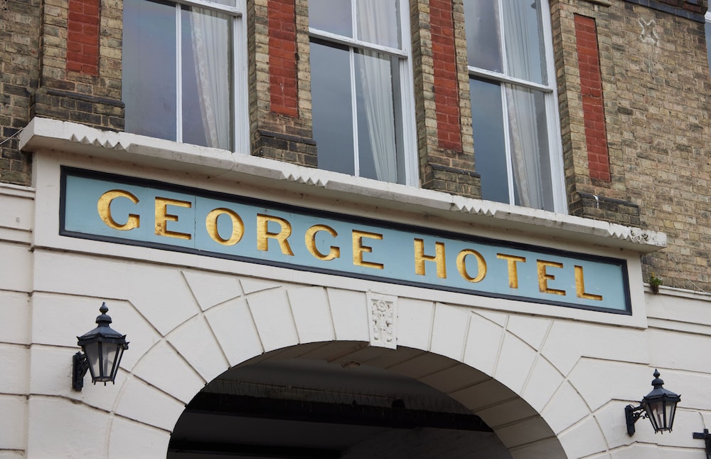 The George Hotel 3/57