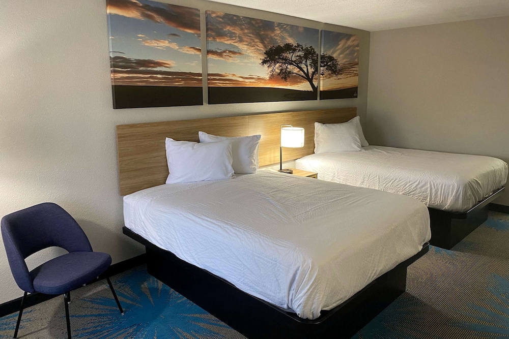 Days Inn by Wyndham Newnan 9/43