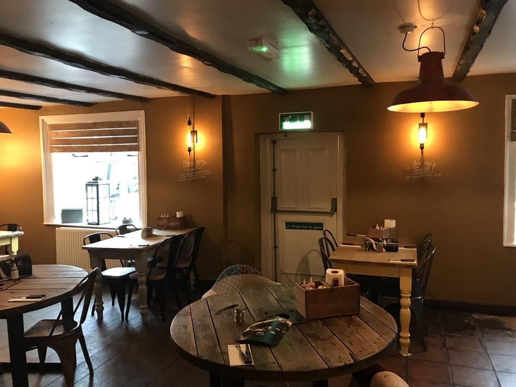 The Swan Hotel Smoke & Taphouse 13/16