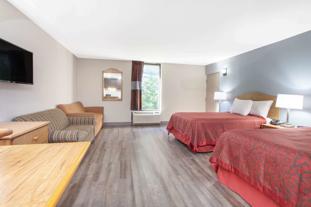 Days Inn by Wyndham Clinton Laurens I-26 7/26