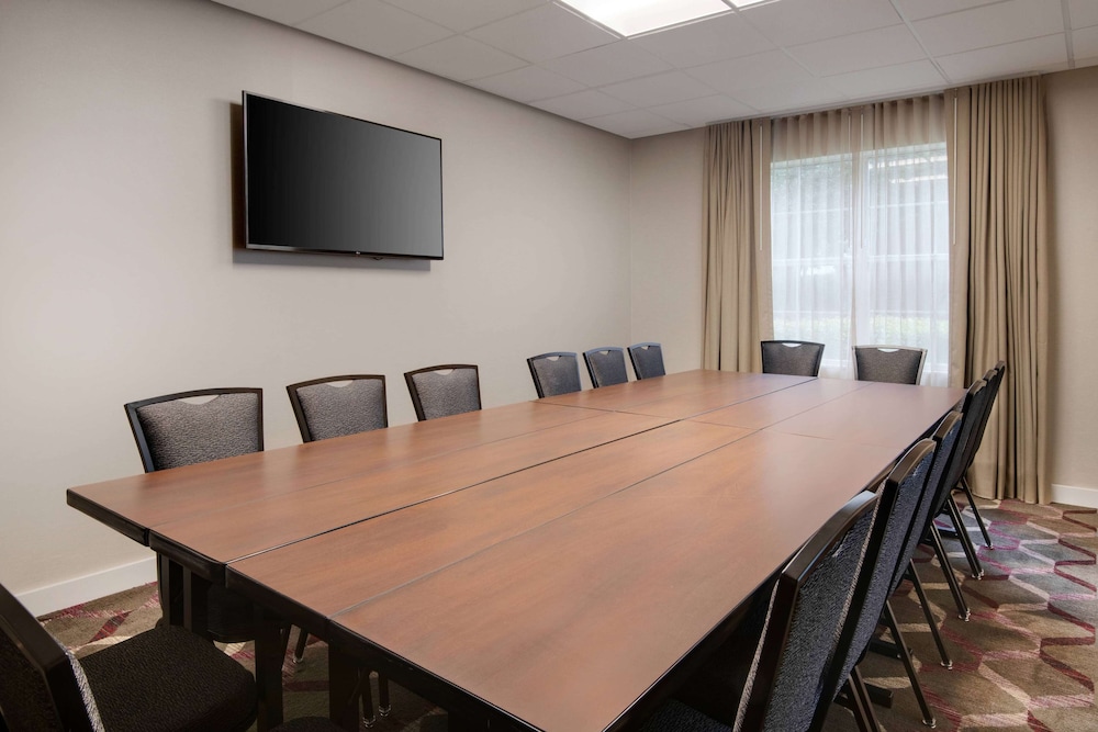 Sonesta ES Suites Atlanta Alpharetta North Point Mall 44/50