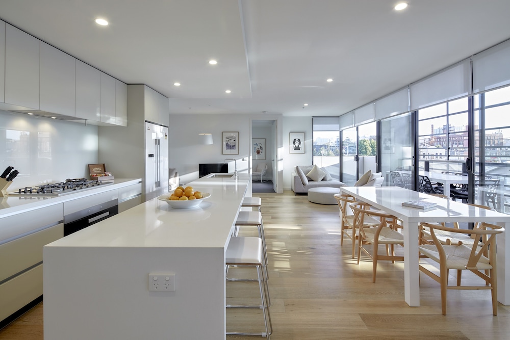 381 Cremorne 41/57