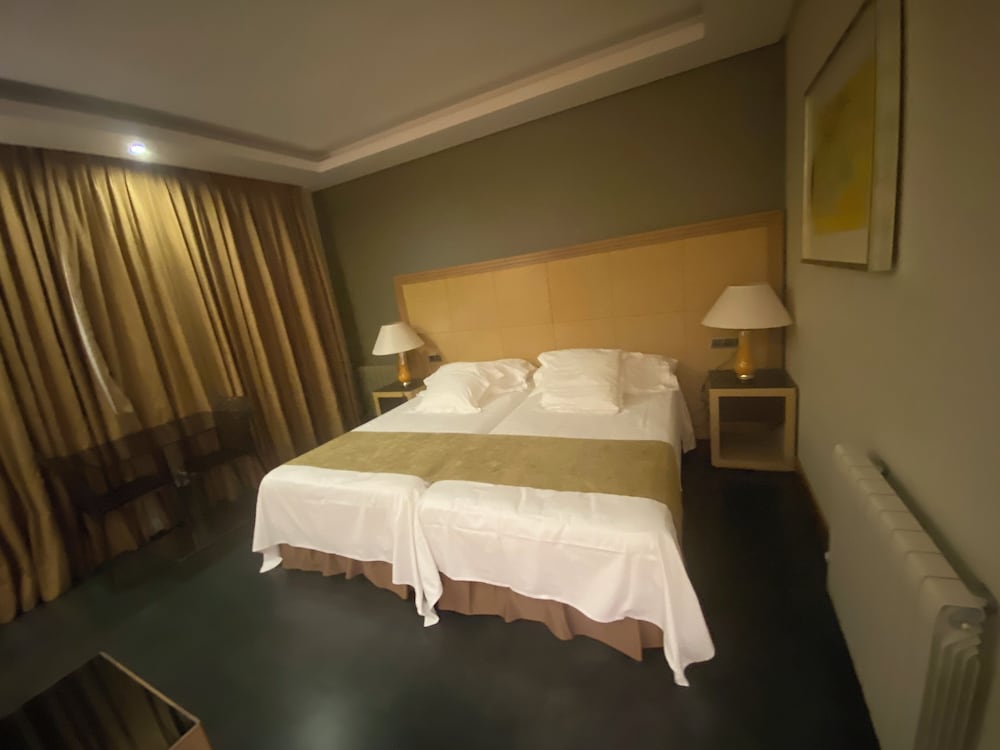 ArtPlatinum Suites and Apartments 8/33
