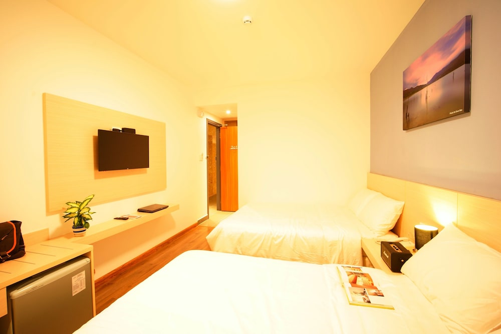 Mille Fleurs Hotel 11/26