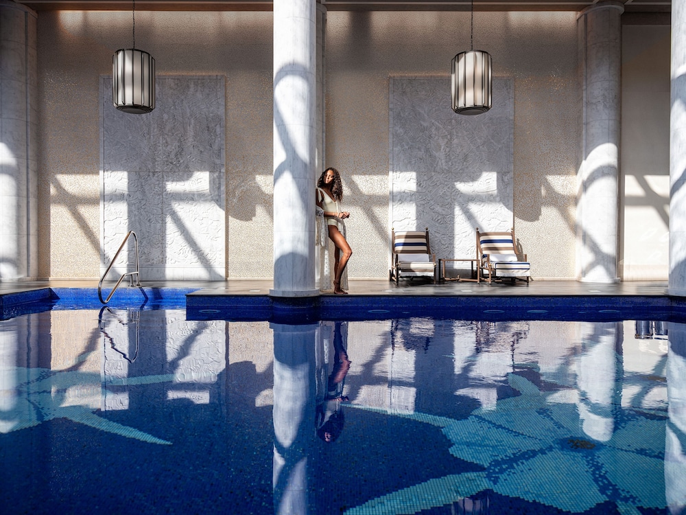 swimming pool spa