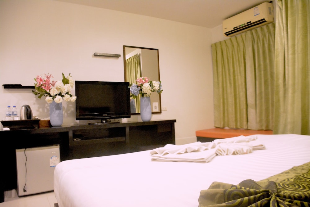 Zephyr Grand Hotel 35/63