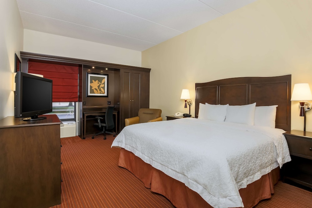 Hampton Inn Champaign/Urbana 22/63