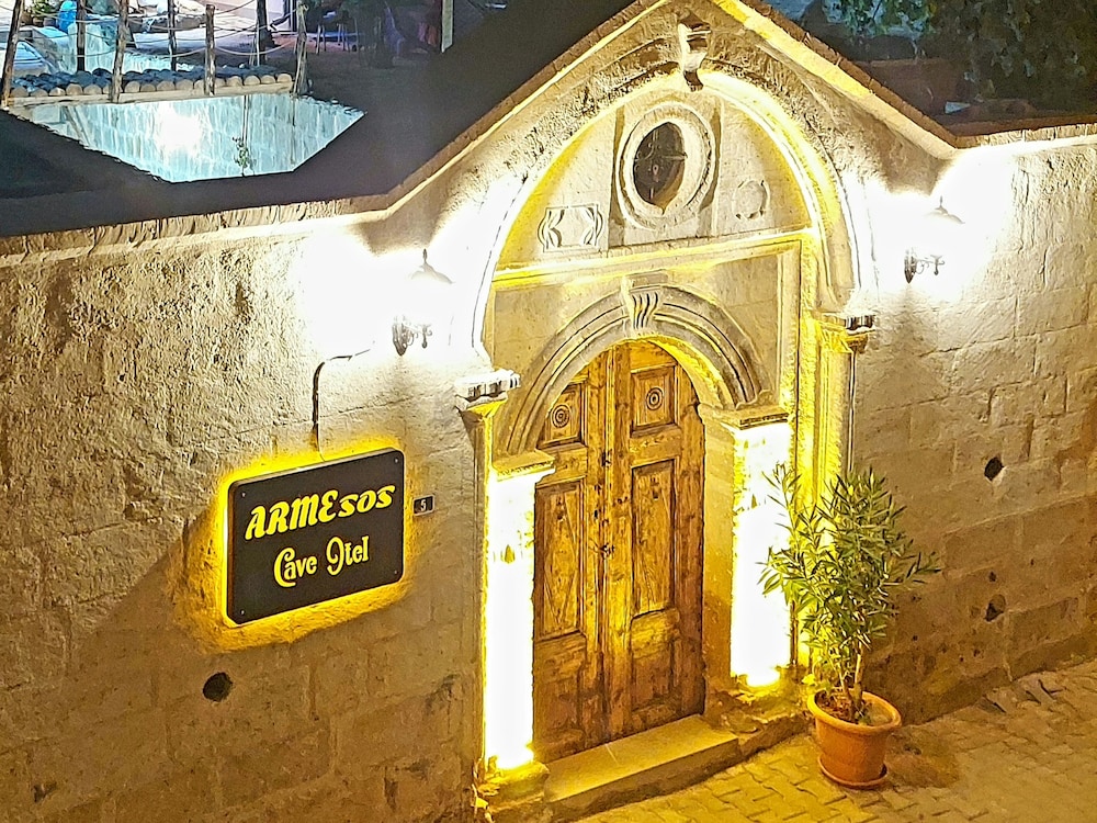 Armesos Cave Hotel 1/50