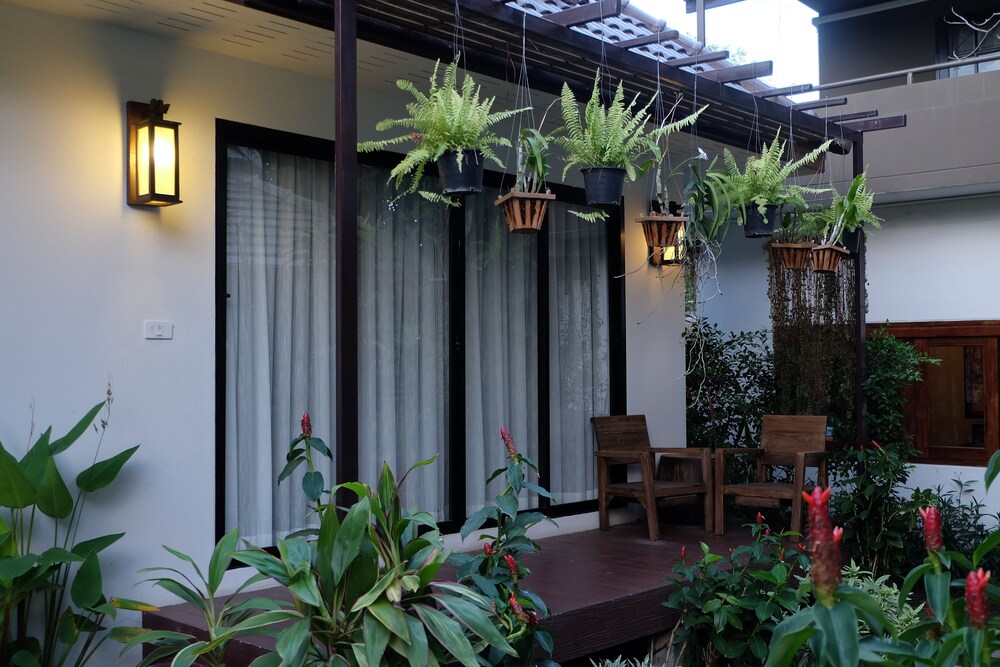 Kittawan Home & Gallery 10/28