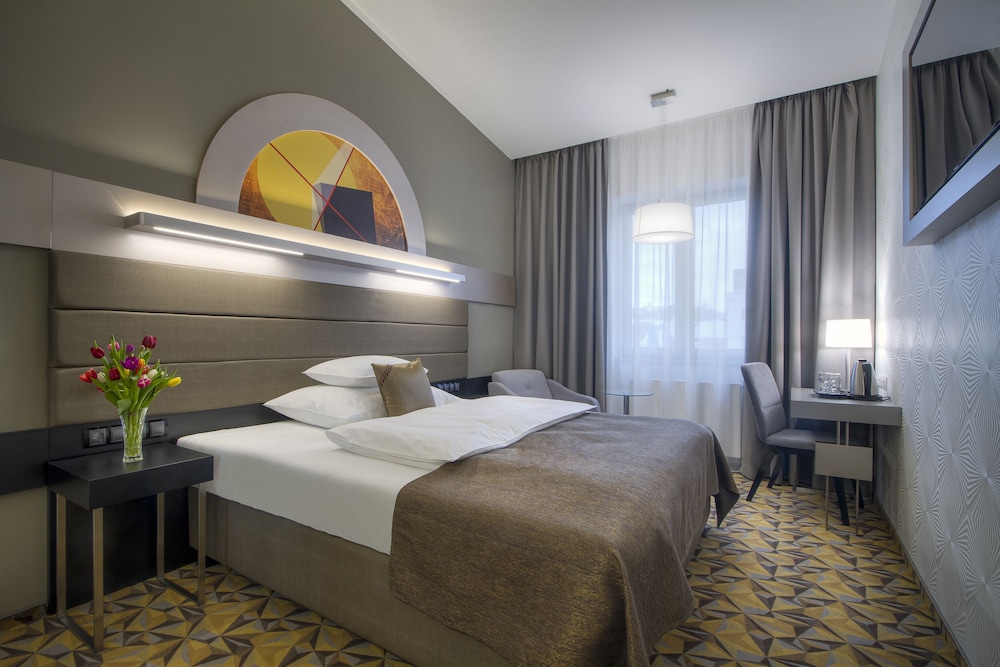 STANDARD, DOUBLE BED