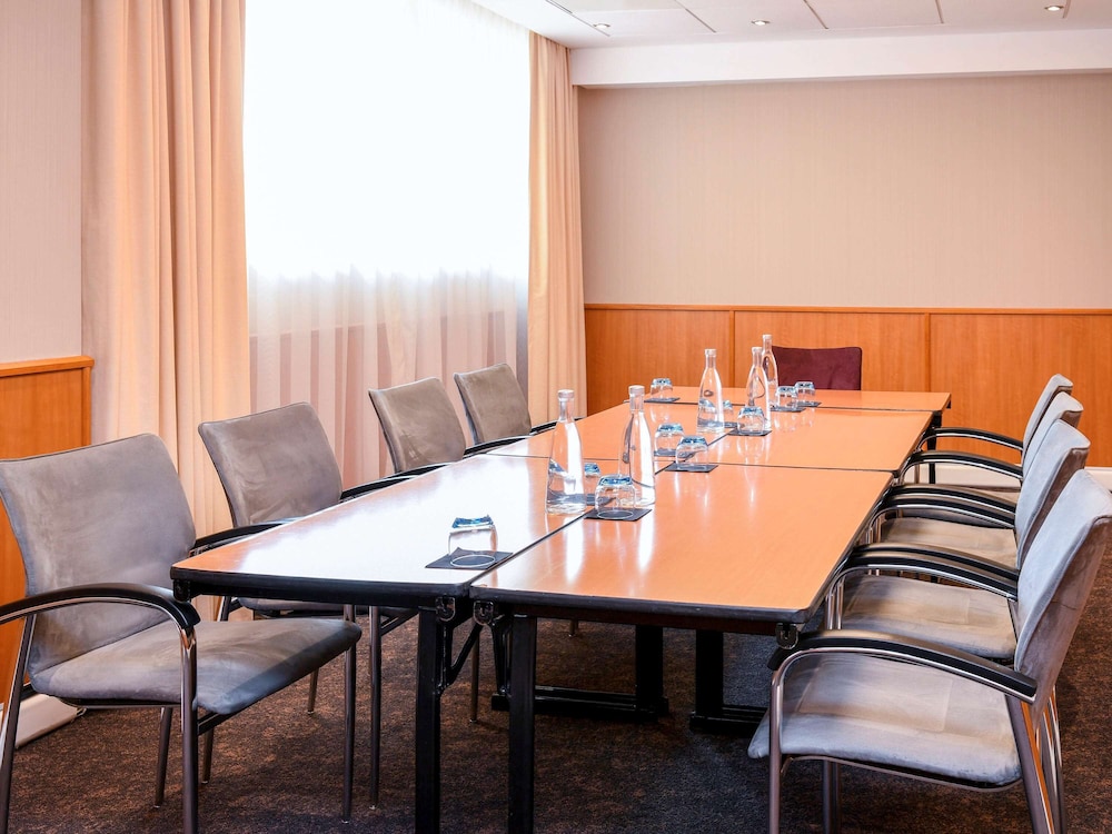 NOVOTEL MILTON KEYNES 58/74