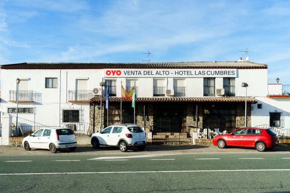 OYO HOTEL LAS CUMBRES in CAZALLA DE LA SIERRA