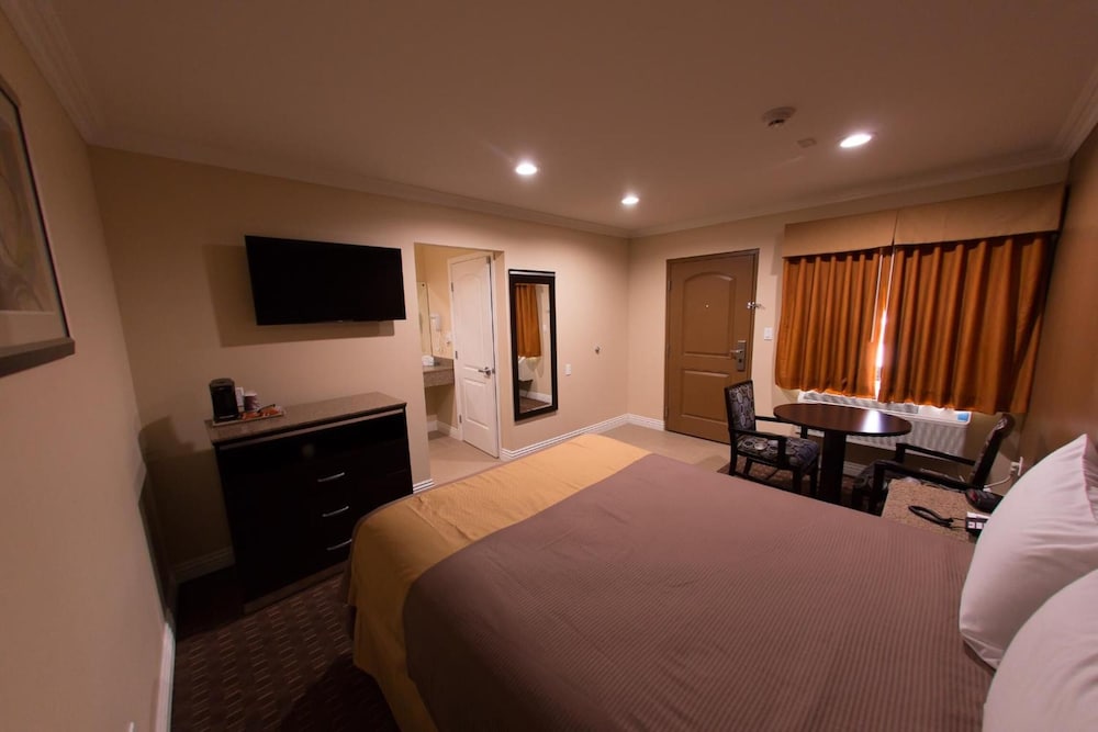 Diamond Bell Inn And Suites 13/54