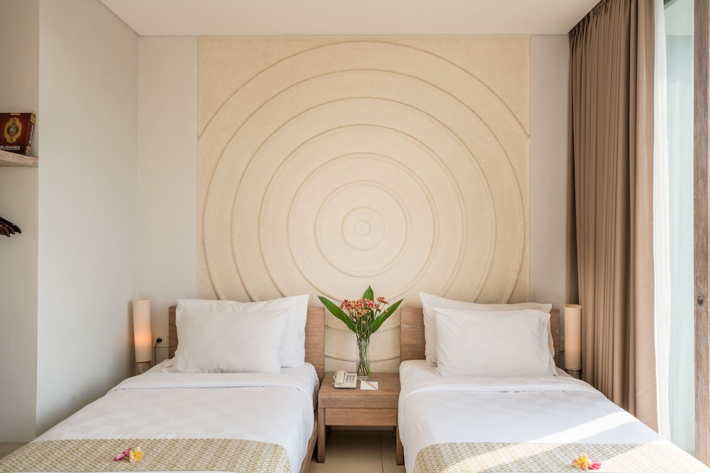 Superior, Twin Beds, Mountain View, Balcony