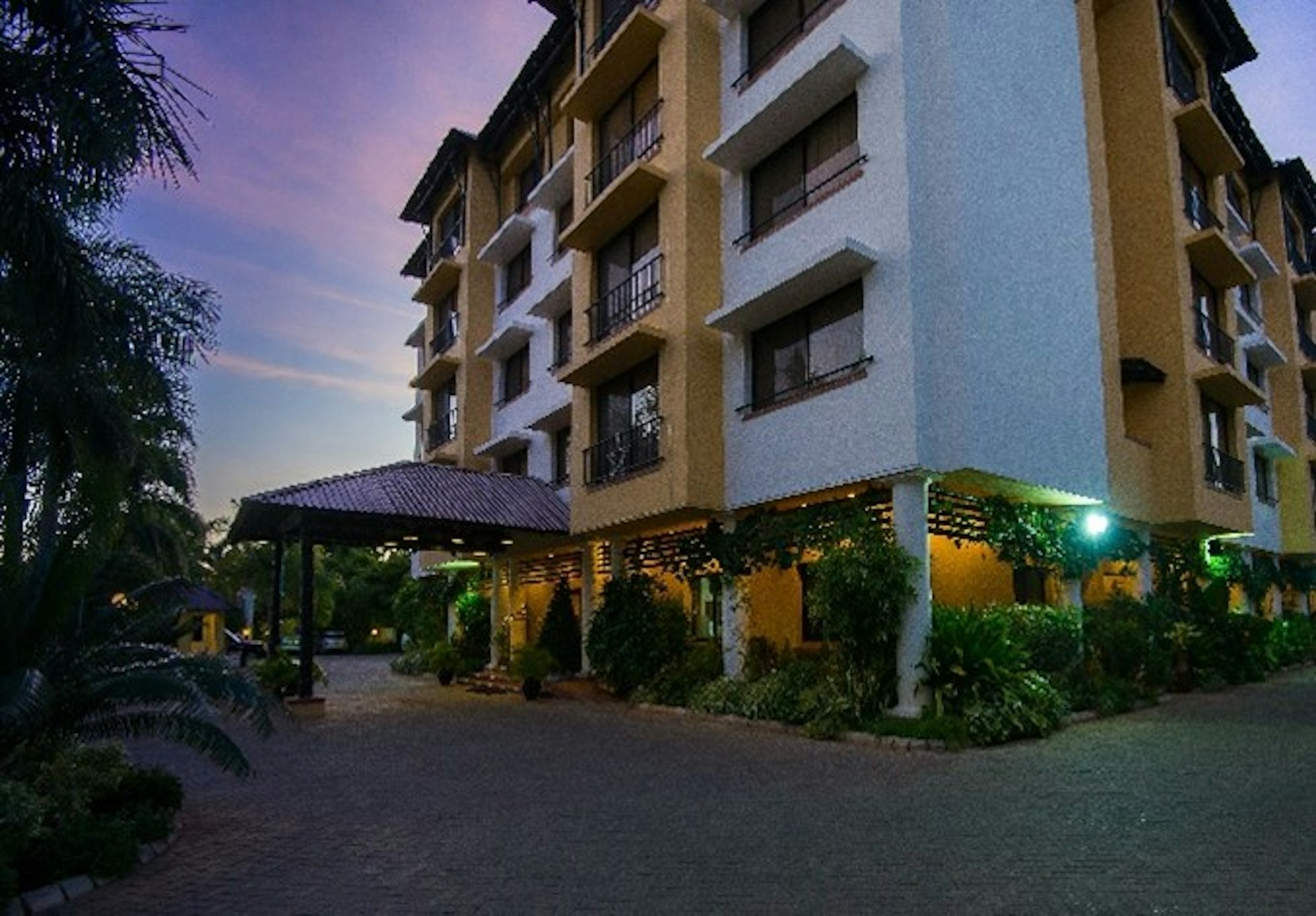 Sea Cliff Court Hotel Luxury Apartments 1/16