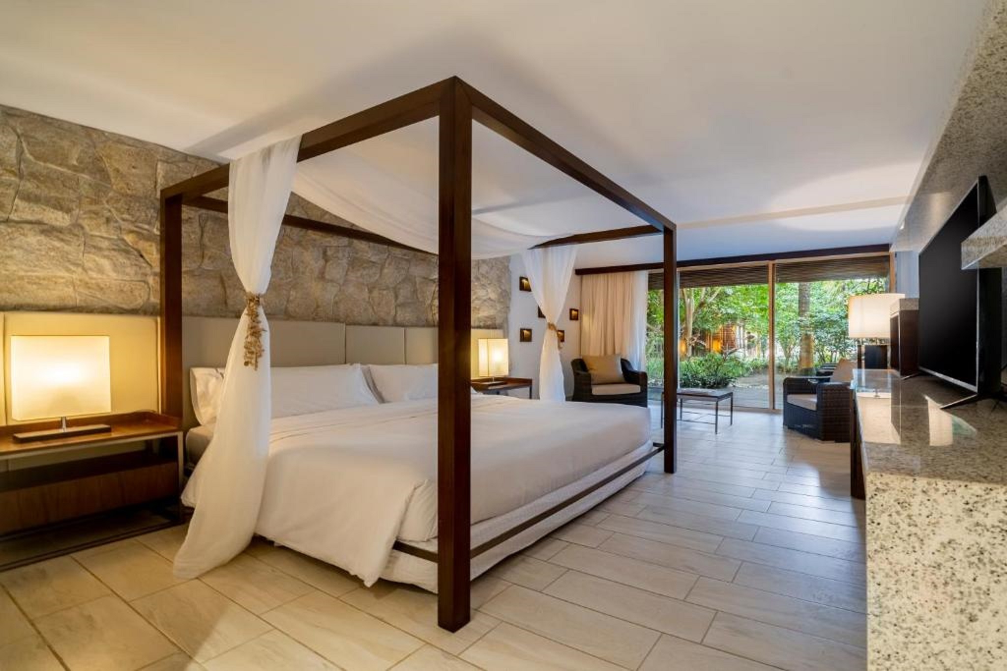 Master, Suite, Single, Bathtub
