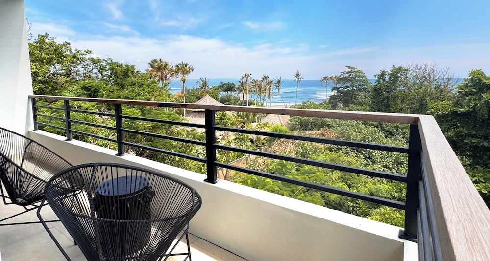 ZIN Canggu Resort & Villas photo5
