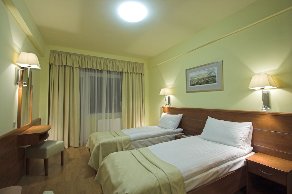 Benczur Hotel 6/42