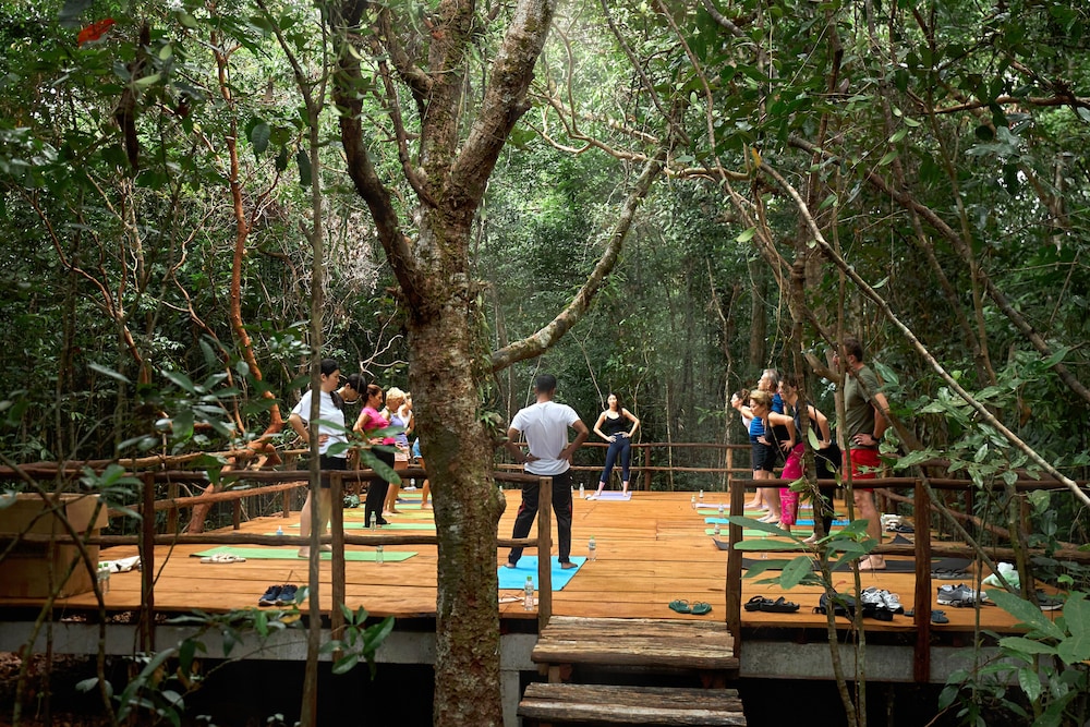 Green Bay Phu Quoc Resort & Spa 40/48