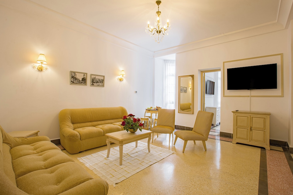 Hotel Majestic Tunis 38/64