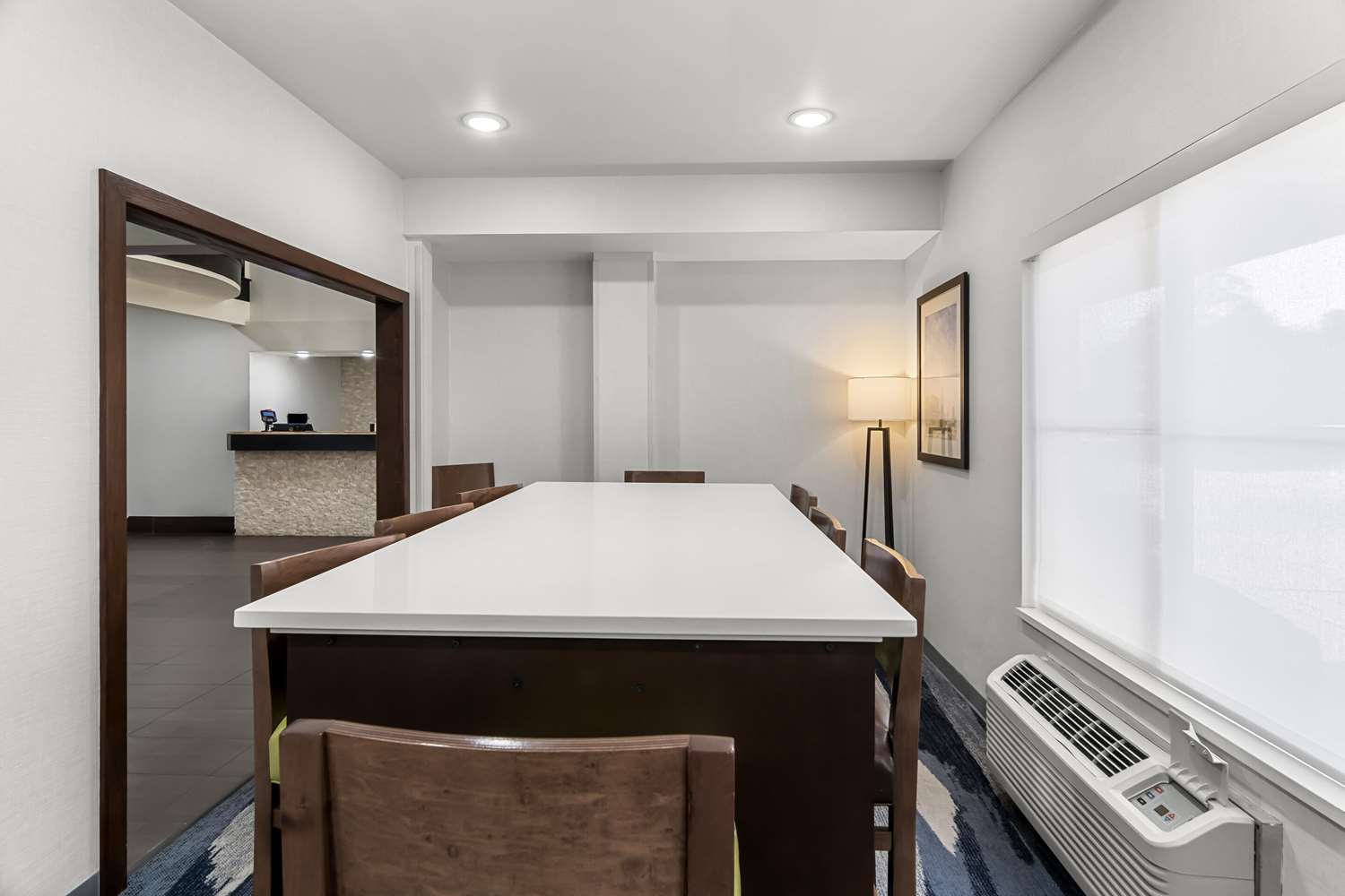 Comfort Inn & Suites near Tinley Park Amphitheater 4/11