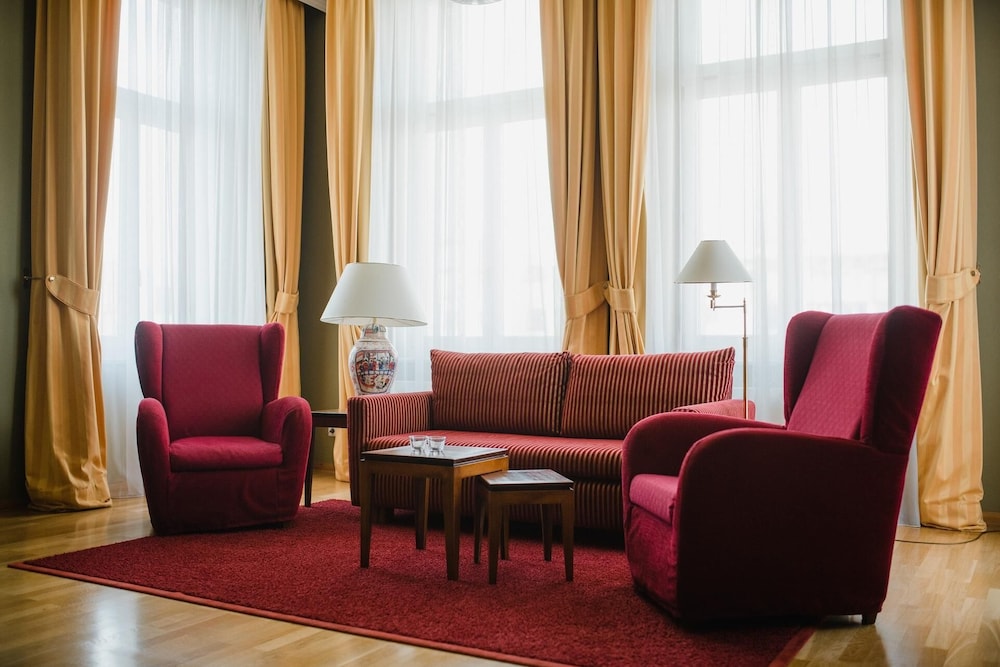 Louisas Place Hotel 91/108