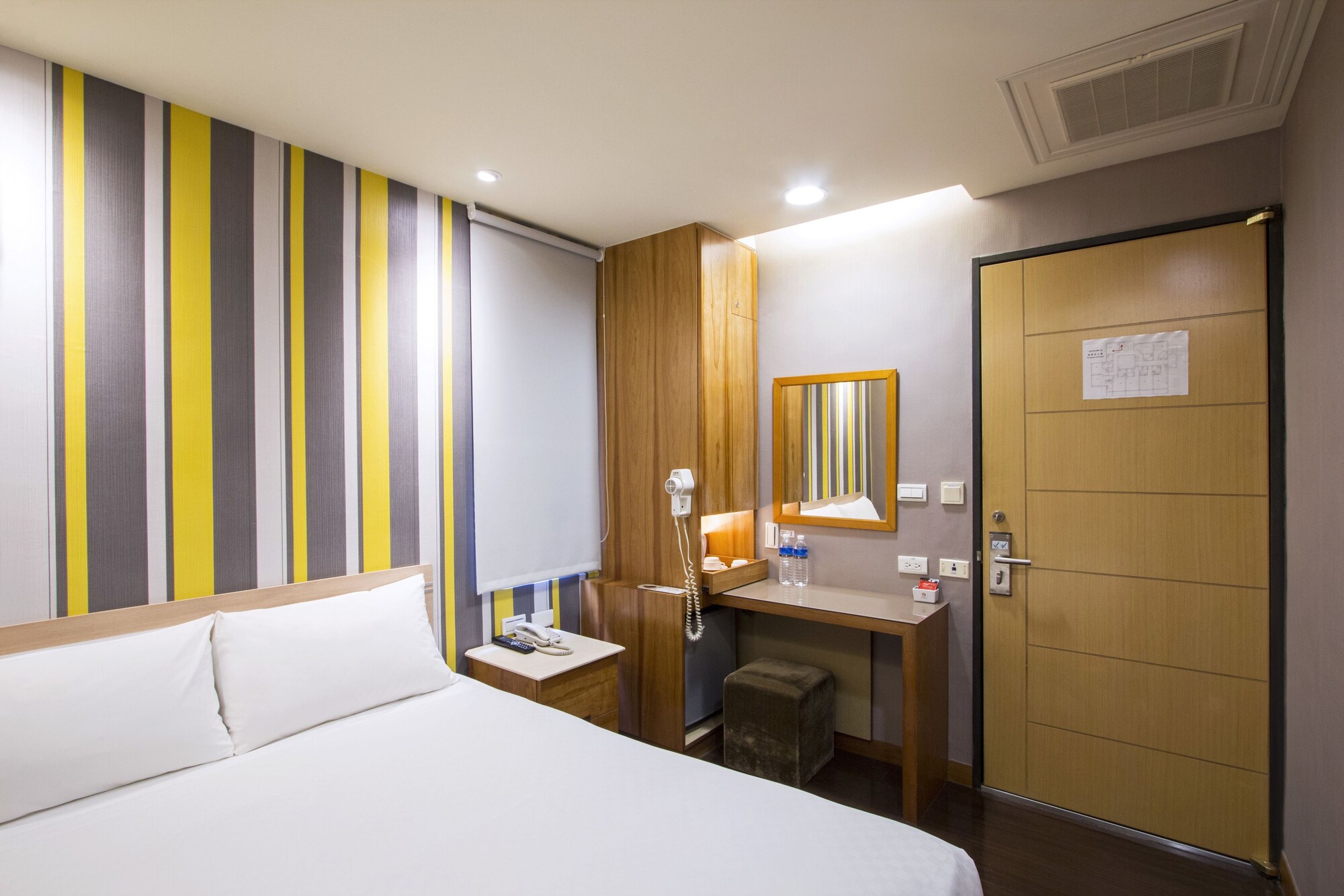 BUSINESS, DOUBLE BED