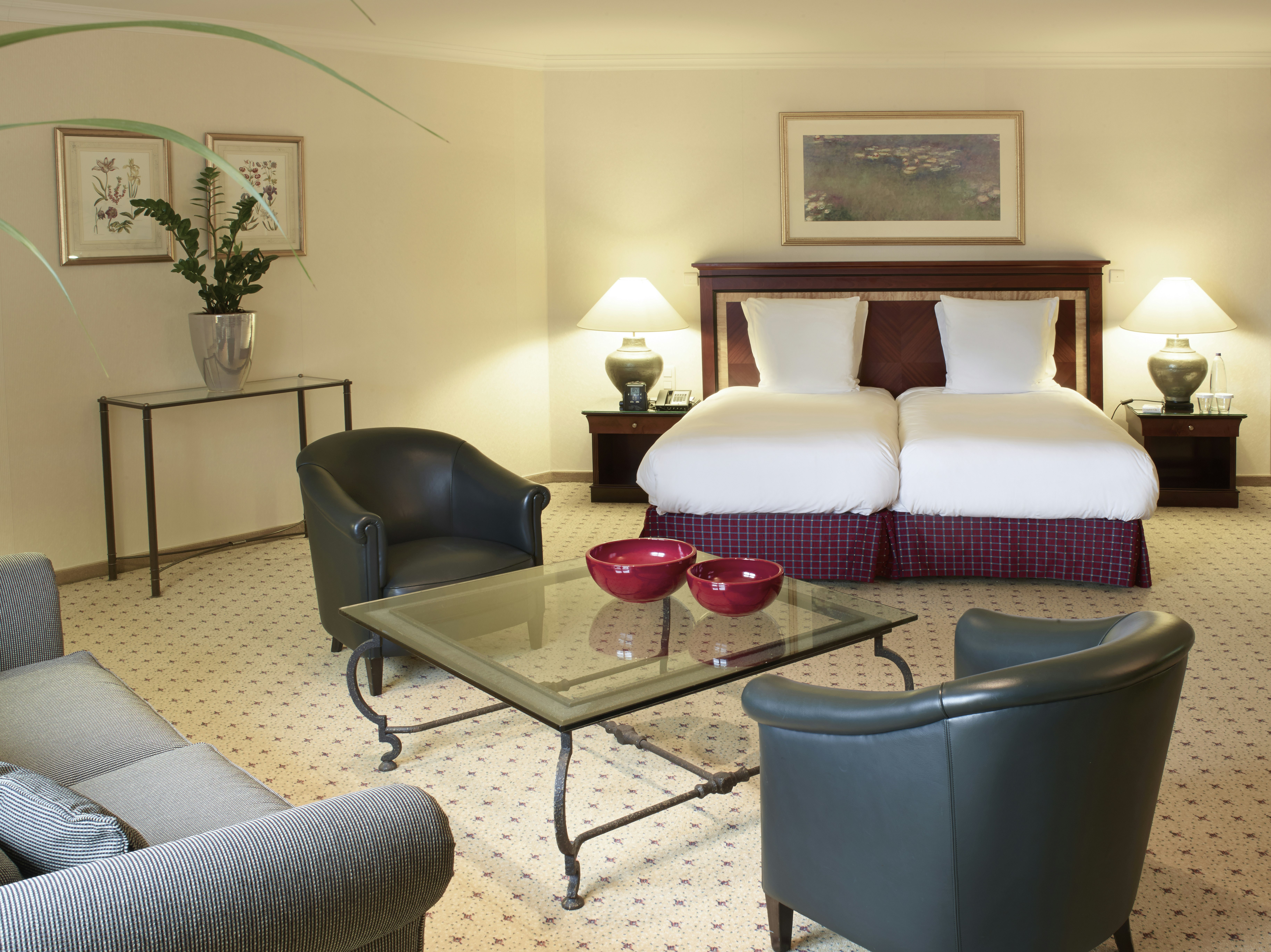 AMBASSADOR, SUITE, TWIN BEDS
